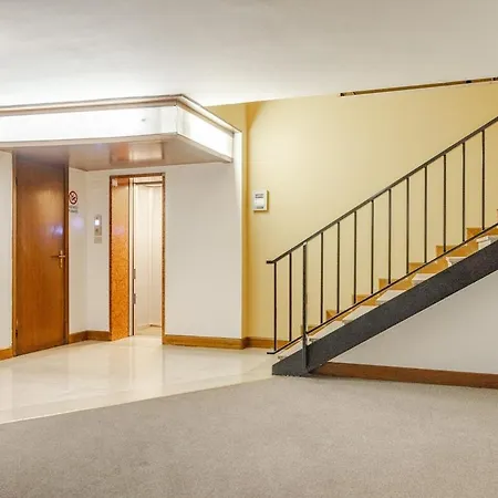 Апартаменты Piazza Bra - Refined 130 Sqm With 2