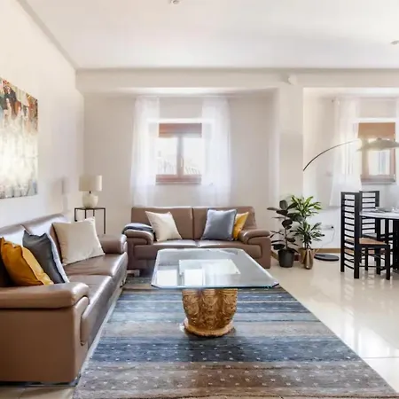 Appartamento Piazza Bra - Refined 130 Sqm With 2