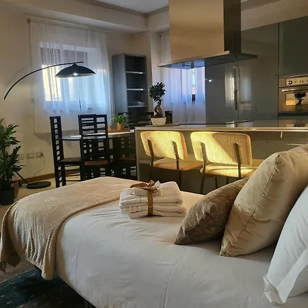 Piazza Bra - Refined 130 Sqm With 2